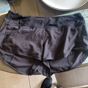 Black lululemon 2.5”